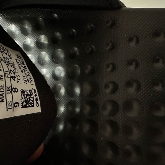 Adidas slides 9 - Picture 2 of 3